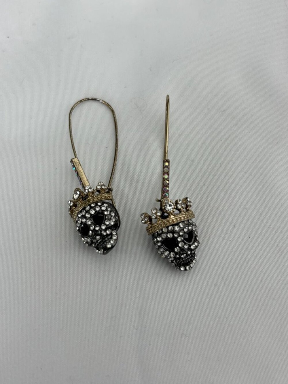 Betsey Johnson Rhinestone Crown Skull Dangle Earrings Black Gold
